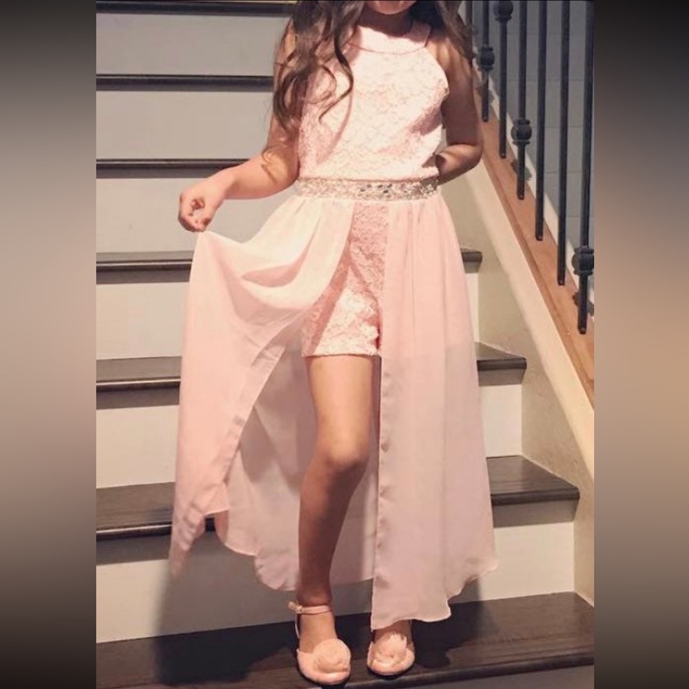 Girl’s beautiful high low dress